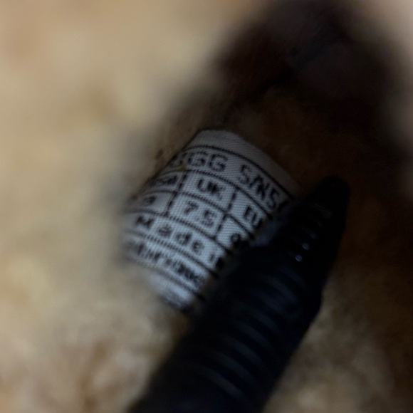 UGG Kalie Chestnut Suede Y2K
Sheepskin Lined Wood Sole Mule
Clogs 5426 Size 9 - Picture 4 of 10